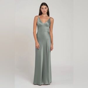 Jenny Yoo Bridesmaid Dress Marla Moss Luxe Satin V-Neck Slip Gown Size 0 NWT
